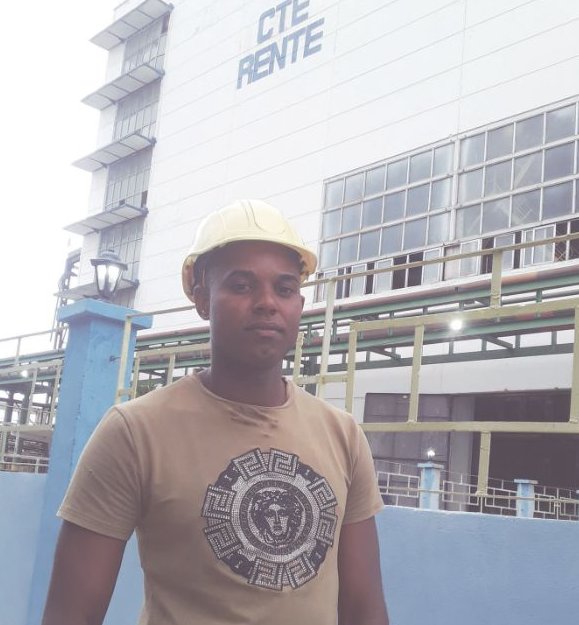 Aunque mi aporte no sea el más grande, sé que he podido contribuir, asegura el supervisor de la turbina Roylán Suárez