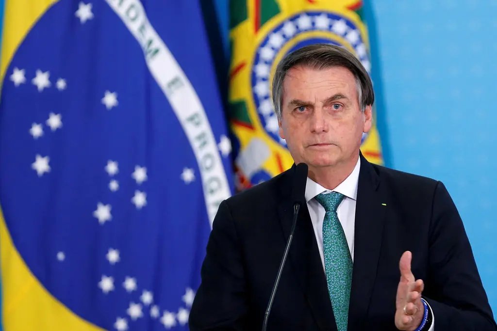Bolsonaro renuncia a restitución de sus derechos políticos