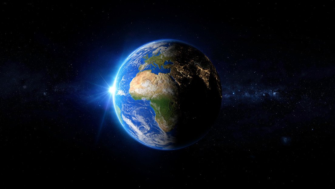 La Tierra refleja menos luz