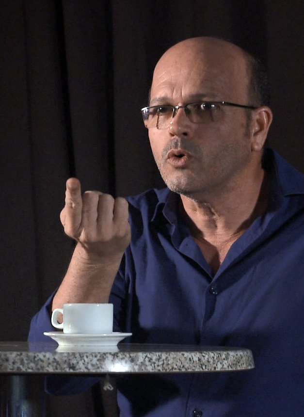 Osvaldo Doimeadiós
