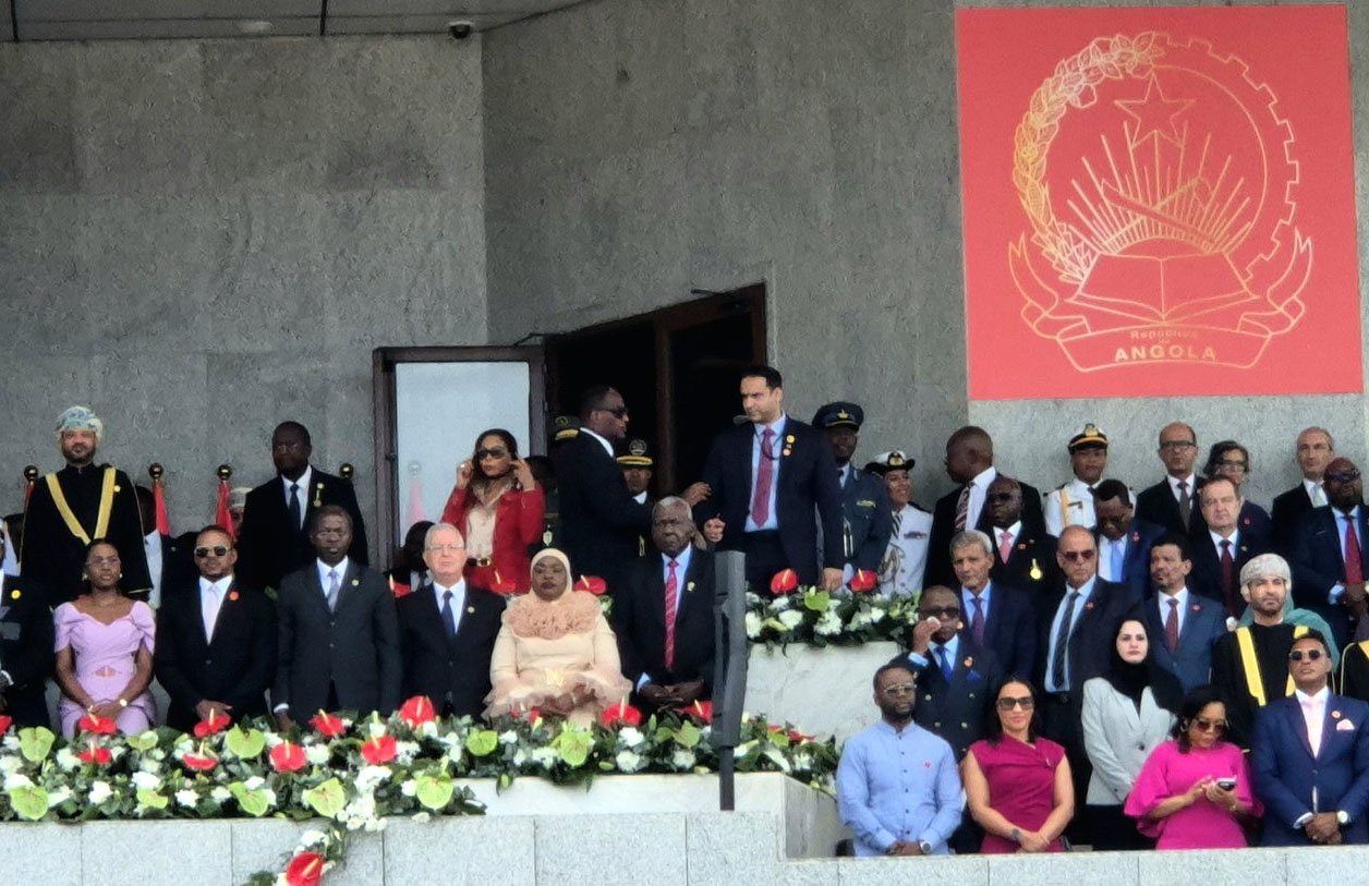 Esteban Lazo participa en acto por la independencia de Angola