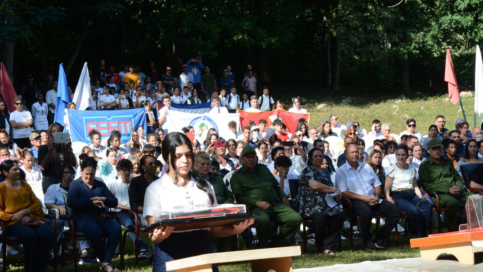 Homenaje a los maestros cubanos