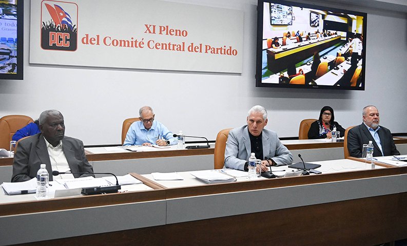 A defender de forma permanente la unidad como arma estratégica llamó el Jefe de Estado cubano durante su intervención.