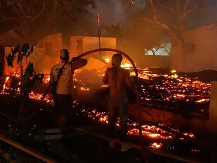 Incendio en Urbano Noris, Holguín: tres viviendas afectadas y ningún fallecido
