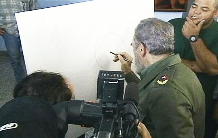 Fidel y Kcho bromearon en la academia de artes plásticas de Manzanillo.