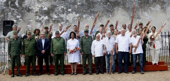 Entrega de la Réplica del Machete de Máximo Gómez, otorgado por el Ministro de las FAR