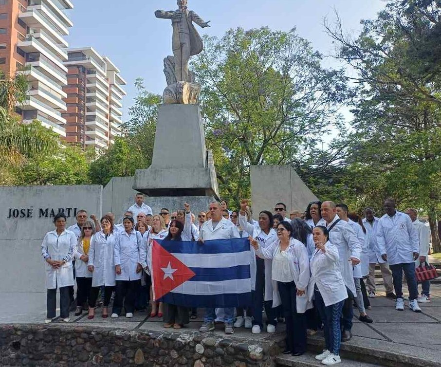 Emotiva ceremonia de despedida de la brigada médica cubana en Guatemala.