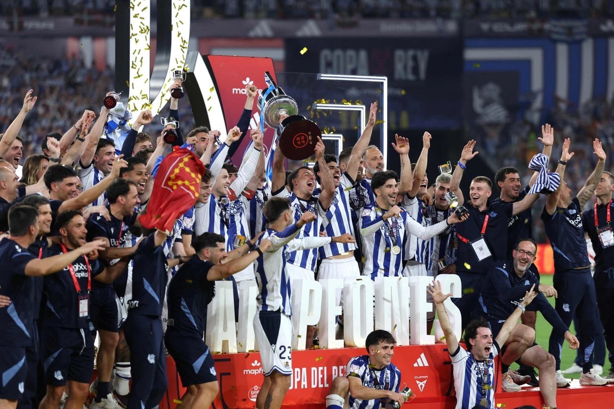 La Copa se tiñó de blanquiazul
