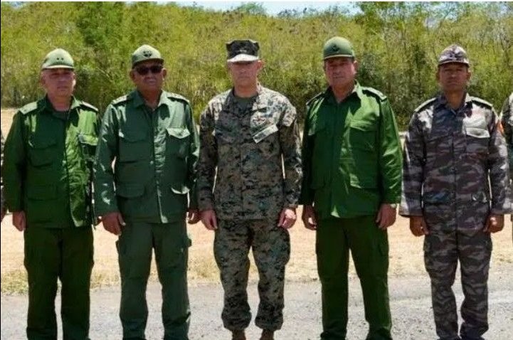 Reunión de las Fuerzas Armadas Revolucionarias con el Comando Sur de Estados Unidos