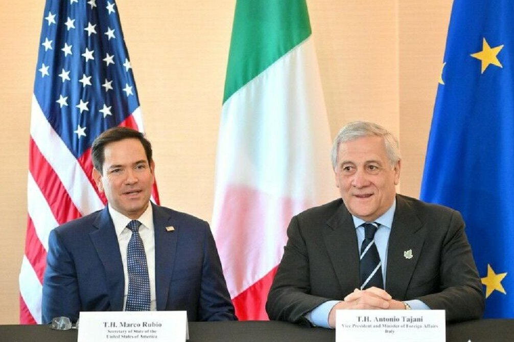 De izquierda a derecha, el secretario de Estado de EE. UU., marco Rubio, junto al ministro de Asuntos Exteriores de Italia, Antonio Tajani.