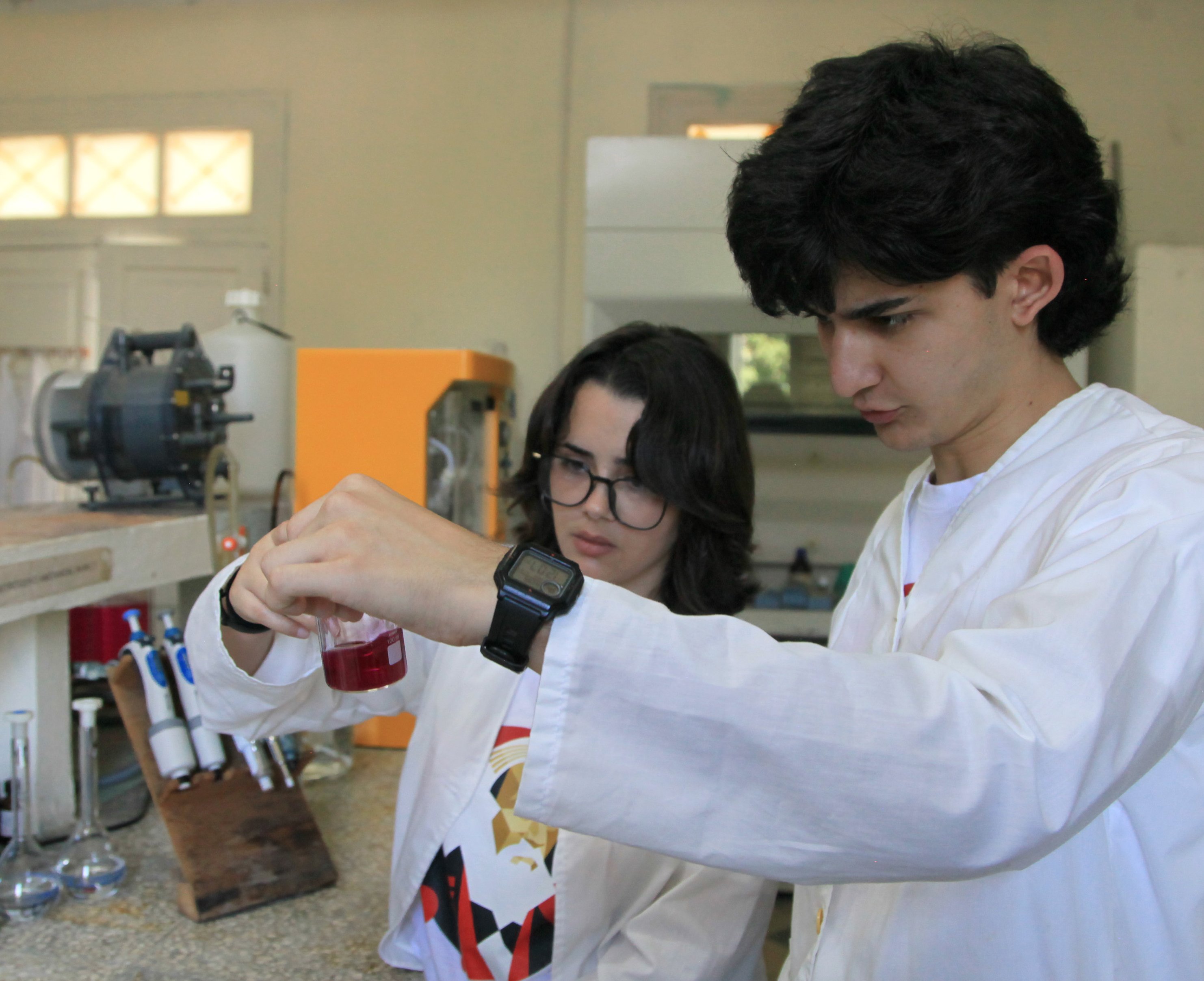 Ernesto y Leticia han enseñado al mundo cómo en Cuba los jóvenes también hacen ciencia.