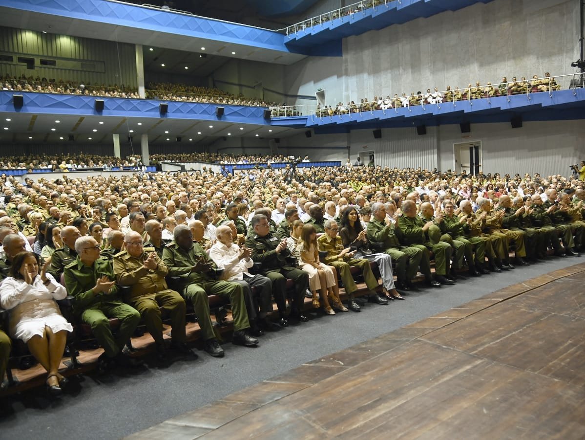 Homenaje a Raúl Castro