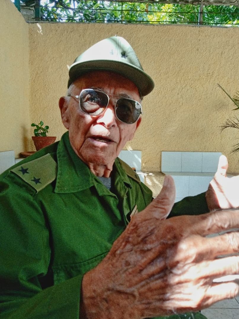 Efrén de Jesús León Nápoles, compañero de luchas del Comandante Ramiro Valdés Menéndez.