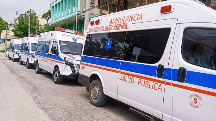 Este lote se suma a otras cuatro ambulancias llegadas en enero de este año a Granma, adquiridas con el presupuesto estatal de 2025 y destinadas a los municipios de Bayamo, Jiguaní, Manzanillo y Niquero.