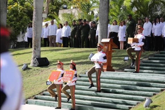 Ceremonia de honores militares e inhumación de los restos mortales del Comandante de la Revolución Ramiro Valdés Menéndez.