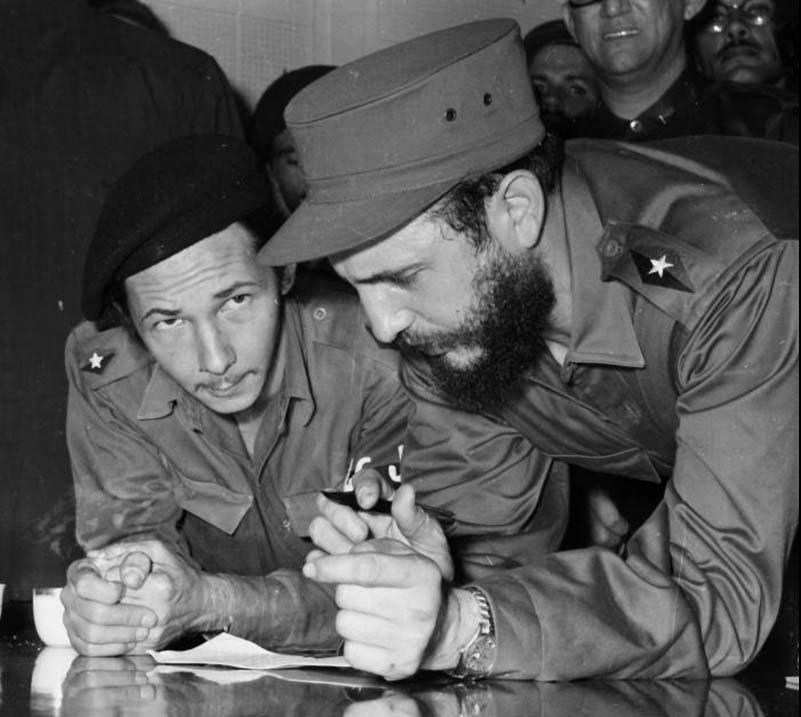 Fidel y Raúl en enero de 1959.