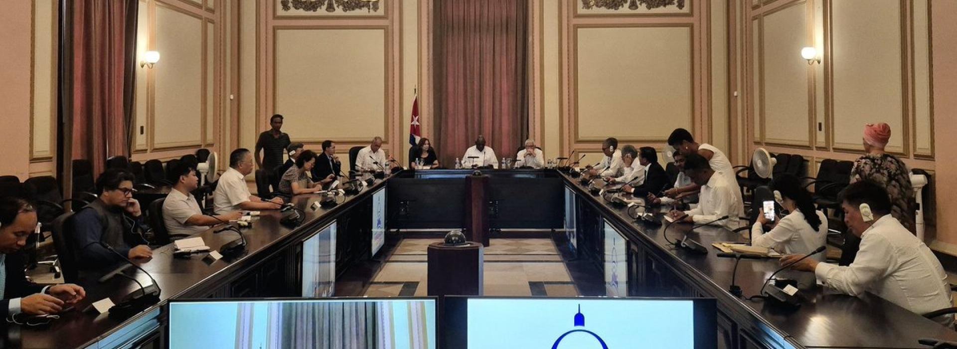 Encuentro de Esteban Lazo con miembros del cuerpo diplomático de Asia y Oceanía acreditados en Cuba