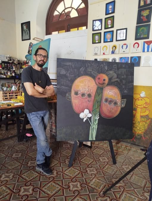 He reproducido las creaciones de los niños, mezclando sus mundos con el mío, nos dice Sancho.