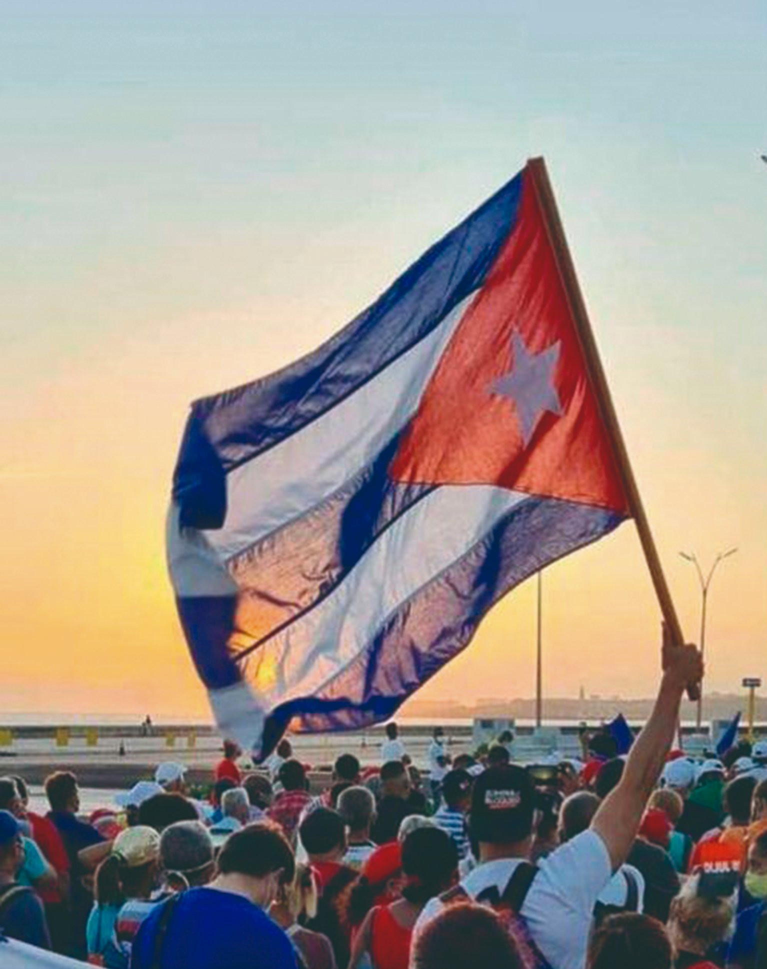 Cuando se le apunta al corazón de la nación de forma déspota, le nace a esta Isla su estirpe innata. Somos un pueblo rebelde.