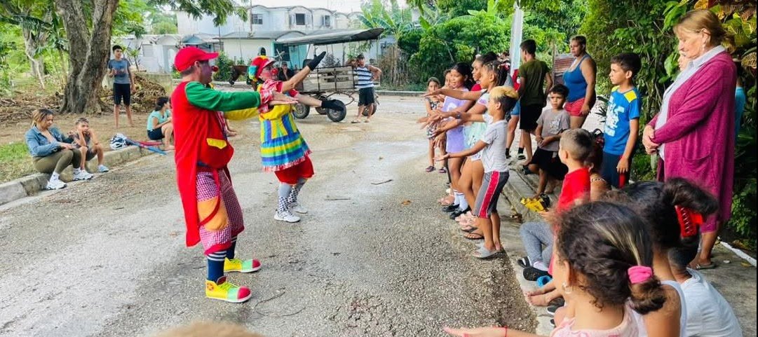 Pachelete, personaje interpretado por Yojandry Naranjo, es muy gustado por los niños y las niñas.
