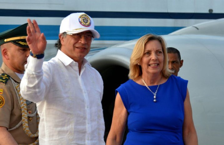 Llega a Cuba en visita oficial el presidente de Colombia, Gustavo Petro