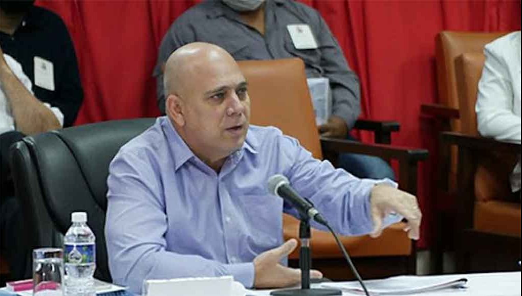 secretario de Organización del Comité Central del Partido, Roberto Morales.