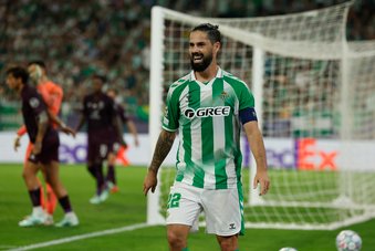 Isco marcó desde el punto penal un gol que enloqueció a toda la ciudad de Sevilla.