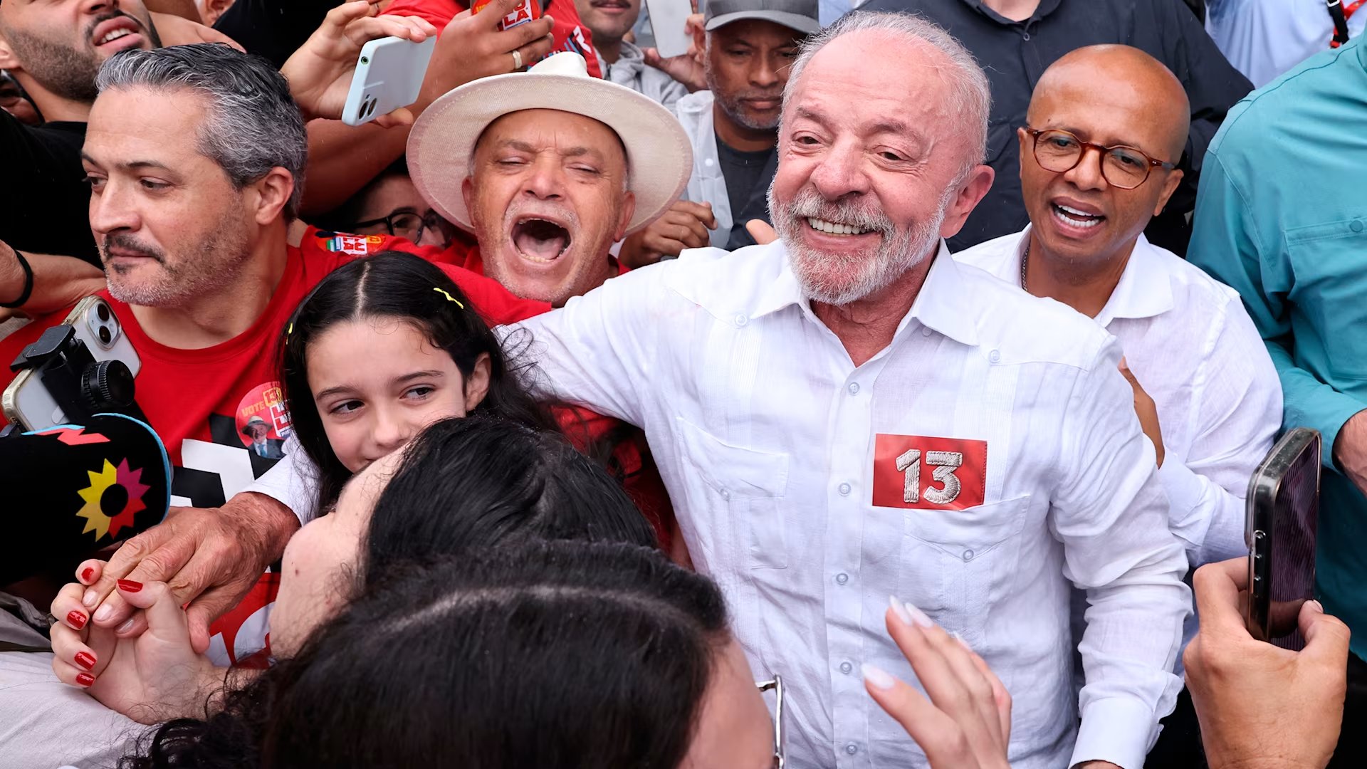Lula vence a Flávio Bolsonaro por más de cuatro millones de votos