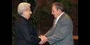 Los mandatarios Raúl Castro Ruz y Demetris Christofias en la ceremonia oficial de recibimiento 
