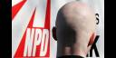 Un militante del NPD, partido neonazi tolerado en Alemania