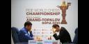 Gran Maestro indio Vishwanathan Anand en partida con Veselin Topalov