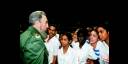 Fidel comparte con los estudiantes