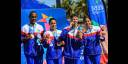 Kevin Milián (tercero de izquierda a derecha) fue uno de los ocupantes del podio en el relevo mixto de la lid salvadoreña.