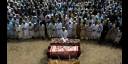 Familiares y dolientes participan en una oración fúnebre por las víctimas de un atentado suicida ocurrido el domingo en Bajur, Pakistán