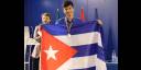 Mayito celebró con la bandera cubana haber sido el joven de mayor puntuación entre 49 talentos de Iberoamérica que participaron en la Olimpiada de Biología.