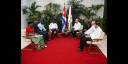 El Presidente cubano dio la bienvenida este viernes, en el Palacio de la Revolución, a Reverien Ndikuriyo, secretario general del Partido de Gobierno de la República de Burundi