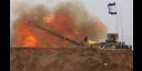 Un tanque israelí apostado junto a la frontera con la Franja de Gaza.