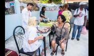 Junto al policlínico de la comunidad, Prosalud honró sus lazos afectuosos con Sexo Sentido y aportó a la feria pruebas rápidas de VIH, pesquisaje de presión arterial, promoción de métodos seguros para disfrutar del erotismo y mucho colorido.