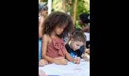 Abrazados a nuestros pequeños