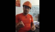 Andrés Manuel Hernández Torres, ingeniero eléctrico, muestra una de sus inventivas más originales: la construcción de una leva condicionadora para la carga de interruptores  de 6Kv.