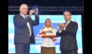 El General de Ejército, Raúl Castro Ruz, y el Presidente, Miguel Díaz-Canel Bermúdez, fueron distinguidos con el Sello 50 Aniversario del MES