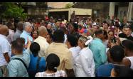 El jefe de Estado cubano intercambió con el pueblo sobre el recorrido, los retos actuales del país, y los convidó a resolver los problemas entre todos