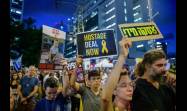 Protesta en Tel Aviv, Israel, pidiendo un acuerdo para la liberación de los rehenes