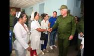 El Presidente cubano dialogó en Artemisa con trabajadores del hospital Ciro Redondo