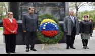 Díaz-Canel y Maduro honran a Bolívar en la capital rusa.