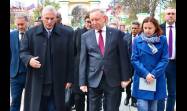 Presidente cubano intercambia con el gobernador de San Petersburgo