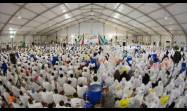 Peregrinos participan en la ceremonia llamada Repudio a los Ateos