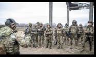 Militares se preparan para entrar en combate en territorio ucraniano