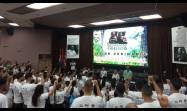 Jóvenes universitarios cubanos