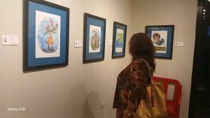 El público asistente a la inauguración de la exposición de ARES disfrutó de una muestra no habitual en estos espacios, que los hizo recordar su infancia. 